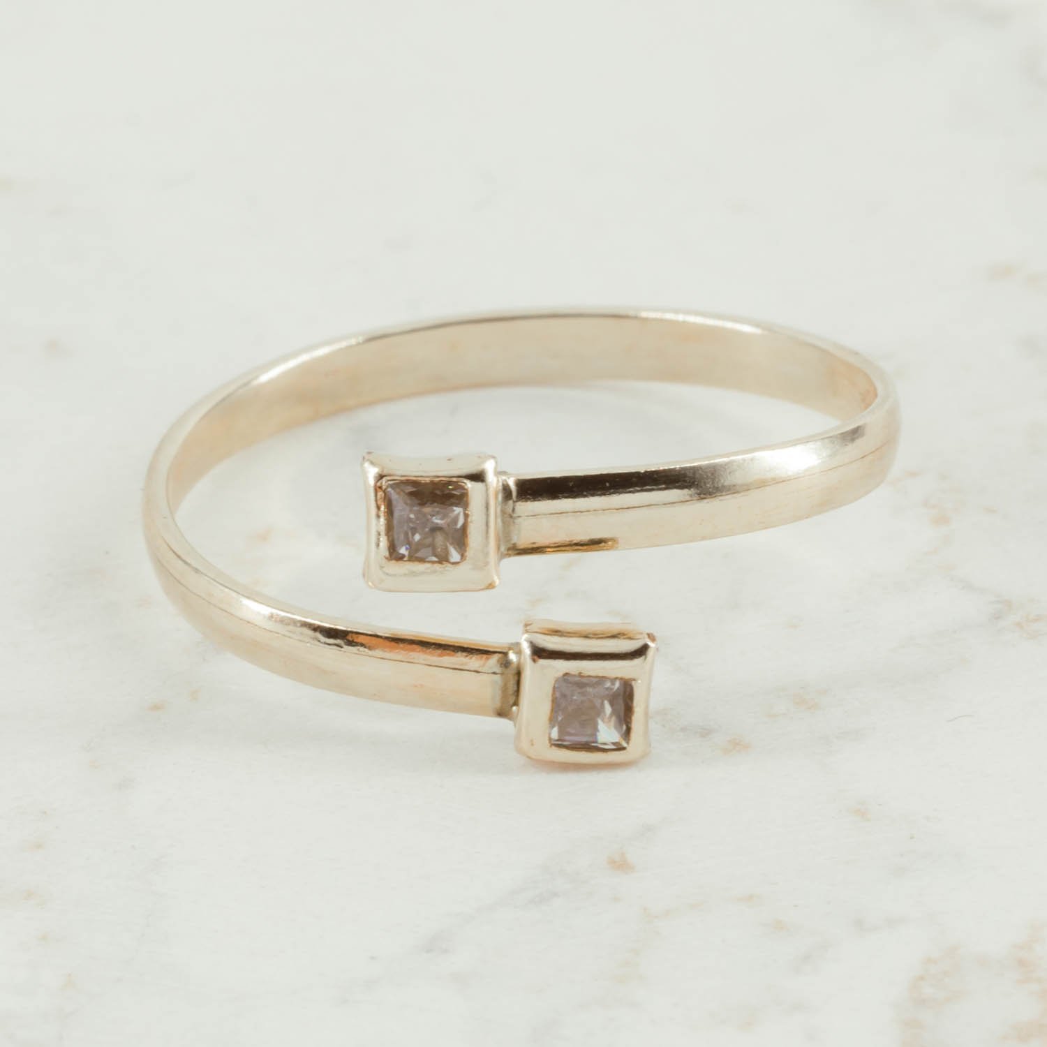 ANILLO CRUZADO CRISTAL